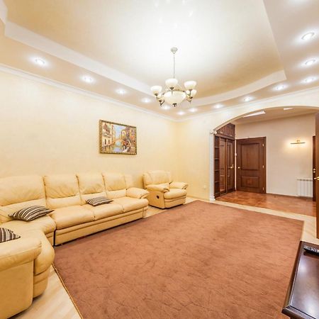 Apartment In The City Center Kiev Exterior foto